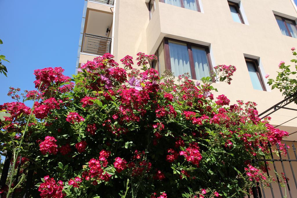 Flowers Apartments เนเซบาร์ ภายนอก รูปภาพ